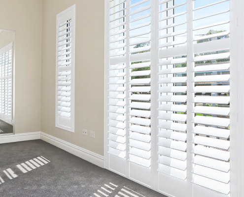 Shutters controlling the glare in a room